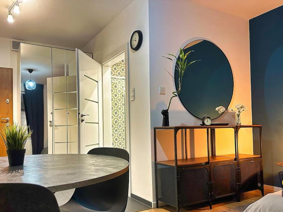 Klimatyczna Hotelowa Kawalerka Apartament *