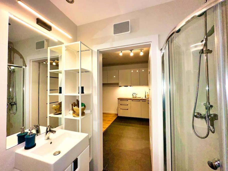 Klimatyczna Hotelowa Kawalerka Apartament *